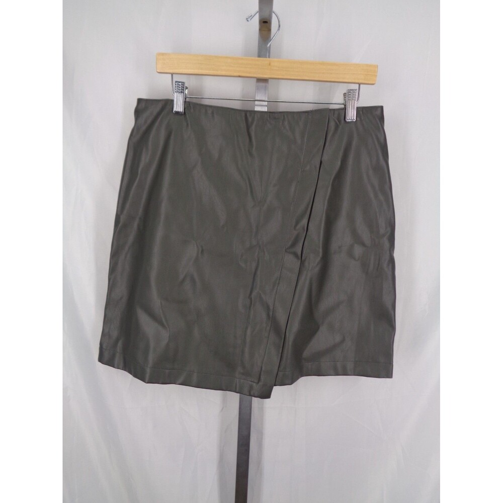 Bishop Young Gray Faux Leather Skirt Size Large